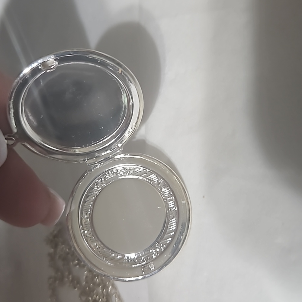 silver locket - Picture 2 of 3